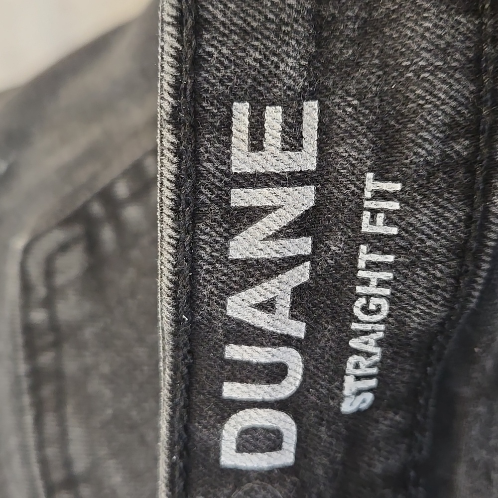 Men's DKNY Jeans - Picture 13 of 15